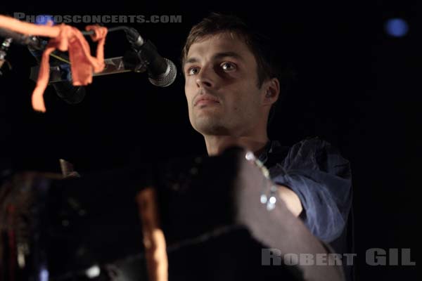 FRANCOIS AND THE ATLAS MOUNTAIN - 2012-11-01 - PARIS - Grande Halle de La Villette - 